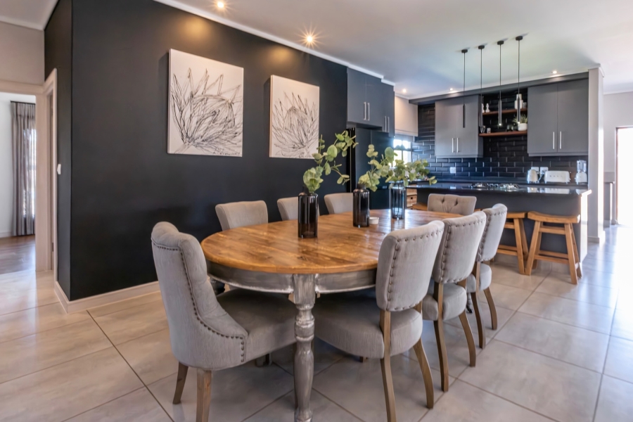 4 Bedroom Property for Sale in Earls Court Lifestyle Estate Western Cape